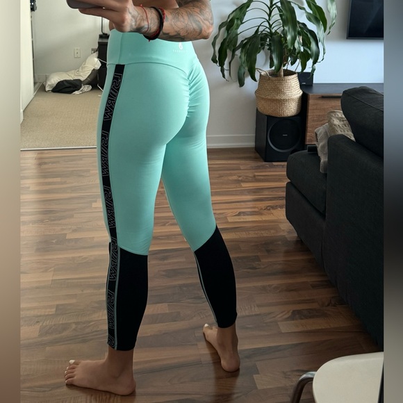 Ryderwear x Lauren Simpson Collection scrunch bum workout tights - Picture 3 of 3